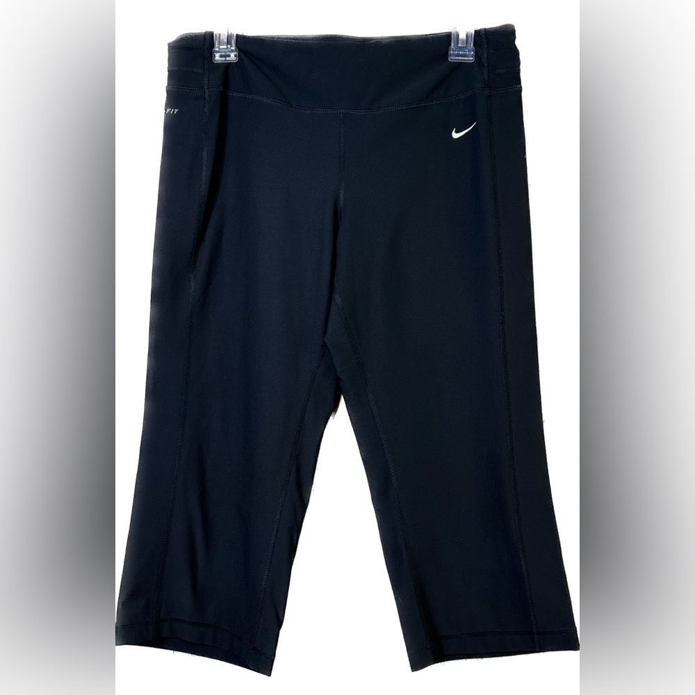 Nike Dri-Fit Size Medium Black Capri Leggings